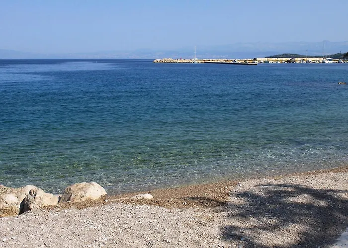 With A Parking Space Malinska Διαμέρισμα *